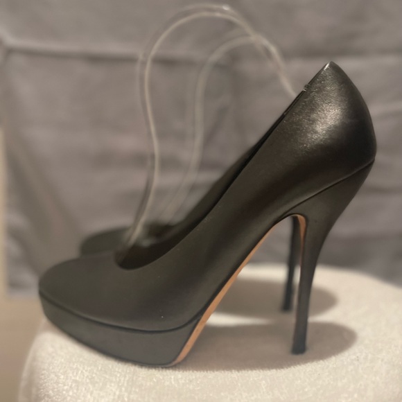 Black authentic Gucci heel - Picture 3 of 3